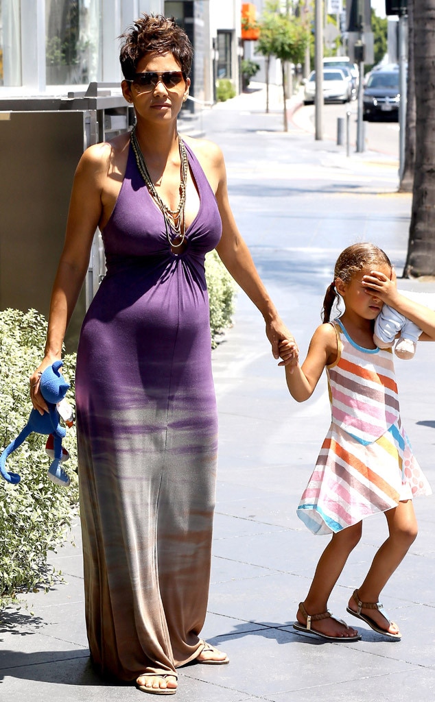 Halle Berry And Nahla From The Big Picture Todays Hot Photos E News 8941