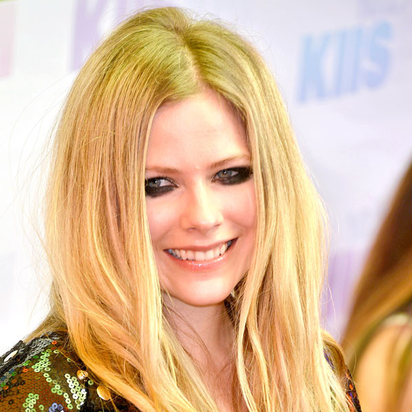 Trænge ind vigtigste følelsesmæssig Beauty Police: Avril Lavigne's Corpse Bride Makeup - E! Online