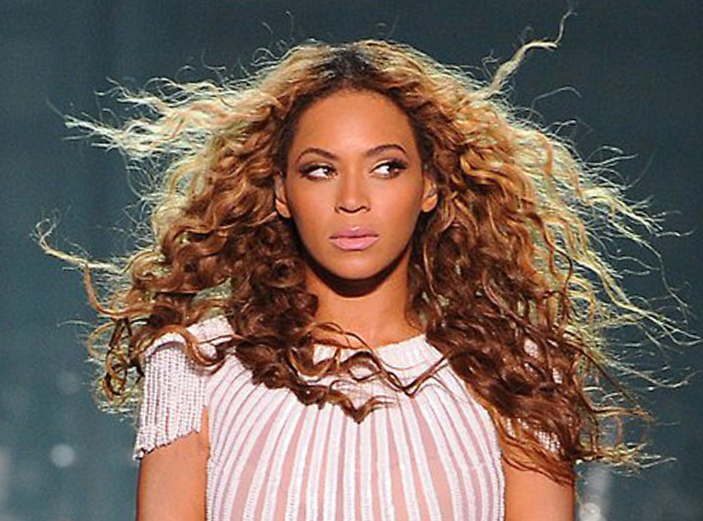 (+Video) Beyoncé amenaza con echar a un fanático que le tocó el trasero