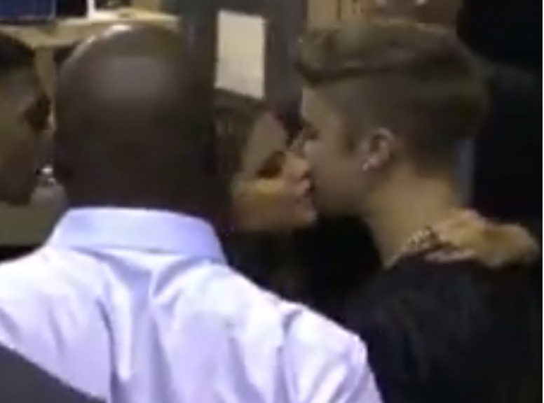 Taylor Swift, Selena Gomez, Justin Bieber, Billboard Music Awards, Kiss