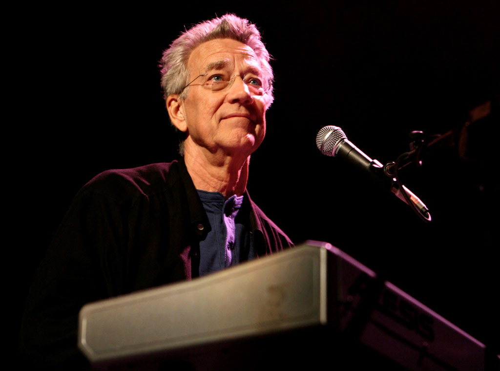 Ray Manzarek, 74, Rock Keyboardist And a Founder of the Doors, Is