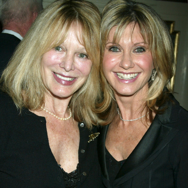 Olivia Newton John S Sister Rona Dies Of Brain Tumor E Online