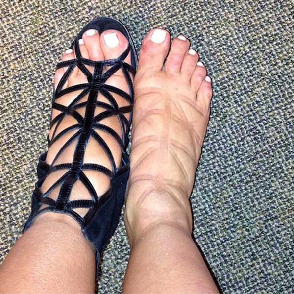 Pregnant Kim Shows Off Swollen Feet E Online Pregnant Kim Shows Off Swollen Feet E Online