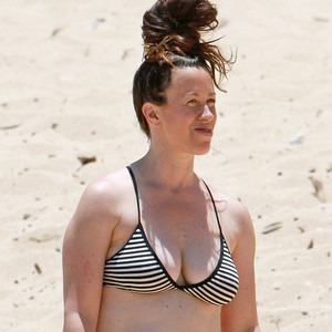 Bikini Shot Of The Day Alanis Morissette Shows Off Self Love Suit In Hawaii E News Uk 