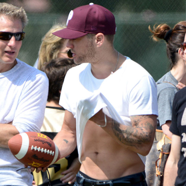 Ryan Phillippe Flashes Rock Hard Abs At Son Deacons Football Game E