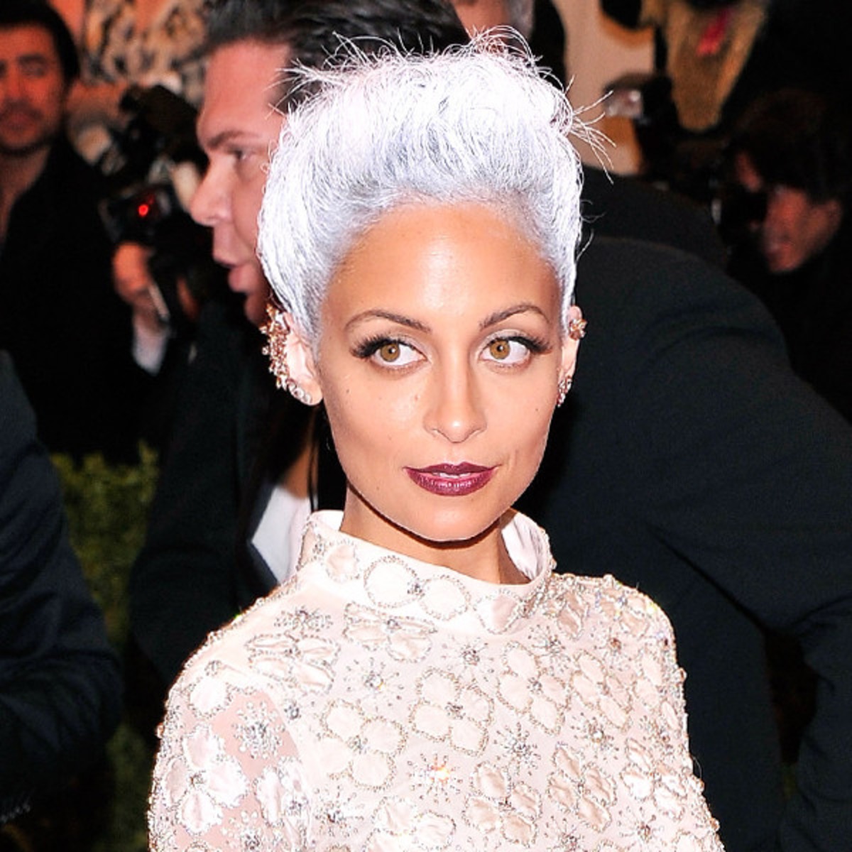 Nicole Richie Goes Gray for Met - E! Online