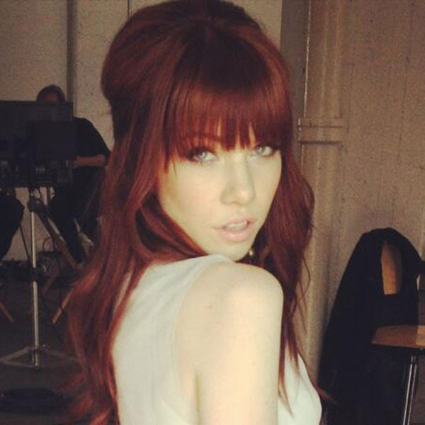 Carly Rae Jepsen Unveils Debuts Red Hair E Online 2841