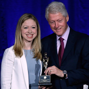 Bill Clinton Named Father of the Year, Chelsea Presents Dad With Award ...