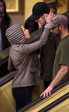 Scarlett Johansson Kisses Chris Evans on Captain America: The Winter ...