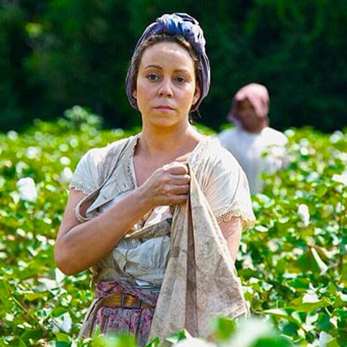 Mariah Gets Dramatic Makeunder for The Butler