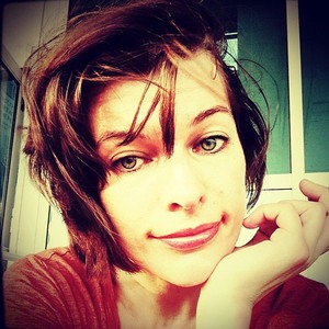 Milla Jovovich Gets A Bob E News