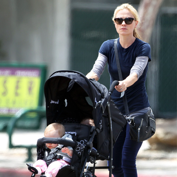 Anna Paquin Takes Twins Poppy and Charlie for Stroll in L.A.—See the ...