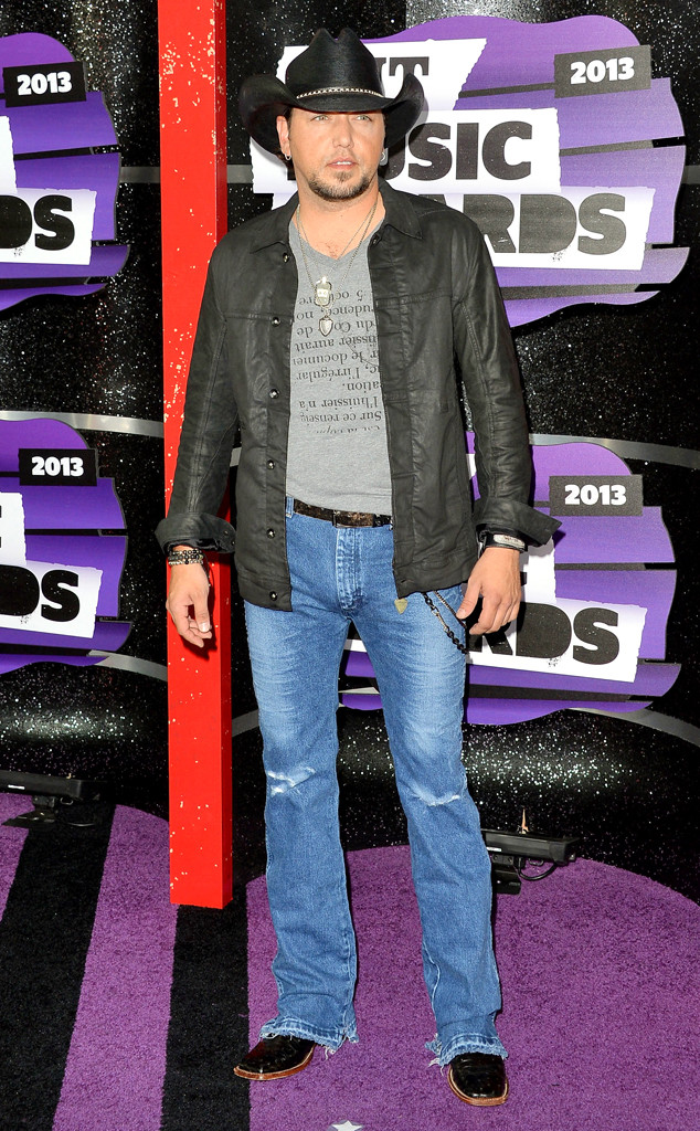 Jason Aldean From 2013 Cmt Music Awards Arrivals E News 