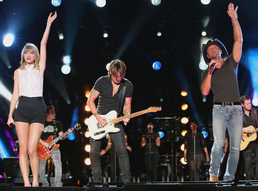 Watch Taylor Swift, Tim McGraw, Keith Urban Perform "Highway"