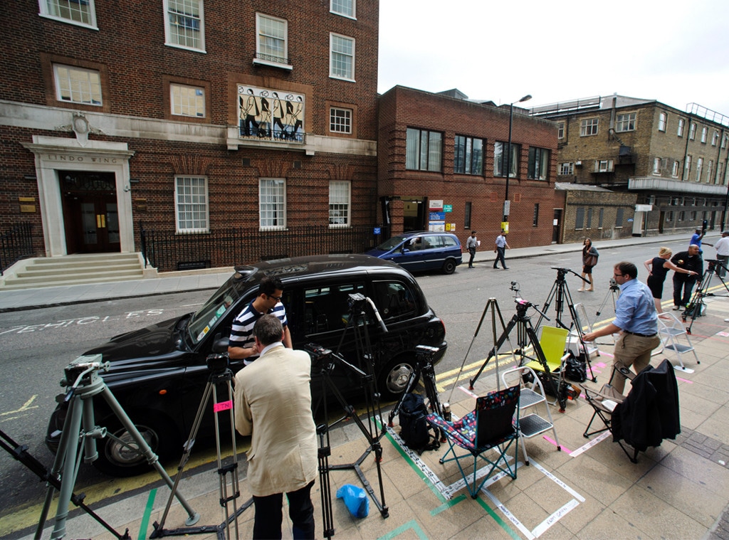 Media outside of St. Marys, Lindo Wing, Prince William, Duchess Catherine, Kate Middleton