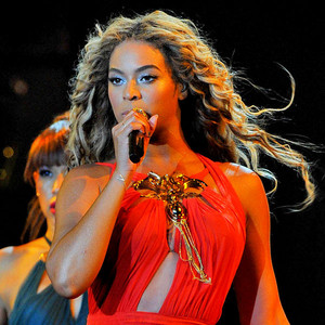 Beyoncé Tells Fan to Put That Damn Camera Down During Concert—Watch Now ...