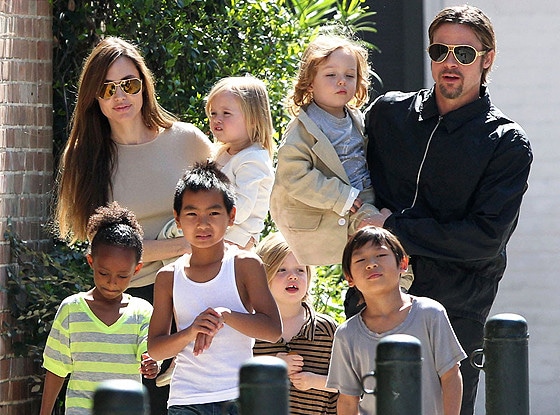 Angelina Jolie, Pax, Maddox, Brad Pitt, Vivienne, Shiloh, Zahara, Knox