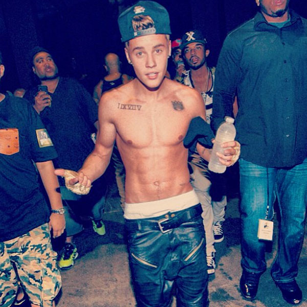 Justin Bieber Goes Shirtless During Weekend Soccer Game!: Photo 4081680, Justin  Bieber, Shirtless Photos