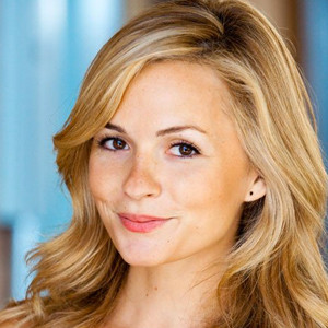 The Carrie Diaries Finds Its Samantha Jones! - E! Online