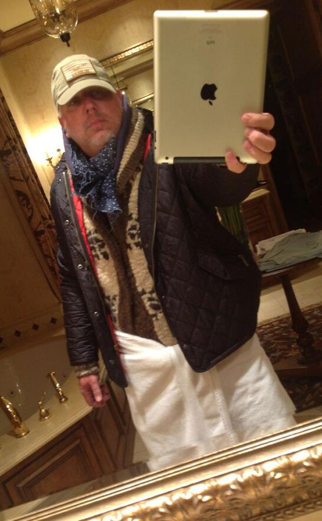 Glenn Beck Posts Towel Pic Like Geraldo! - E! Online
