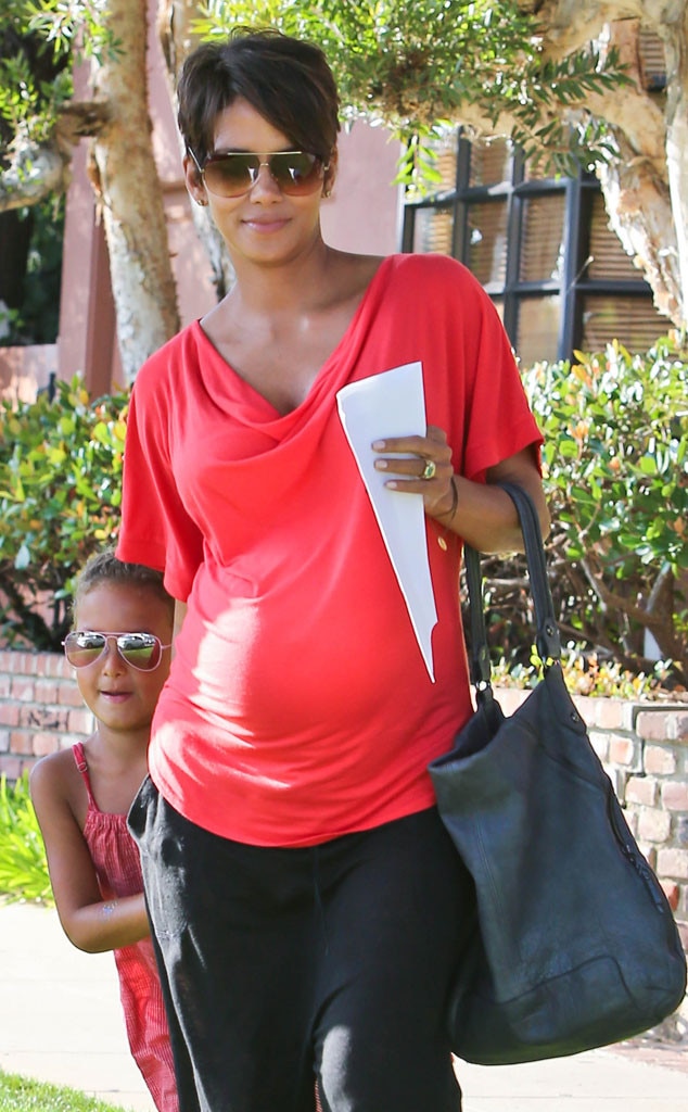 Halle Berry And Nahla From The Big Picture Todays Hot Photos E News 3185