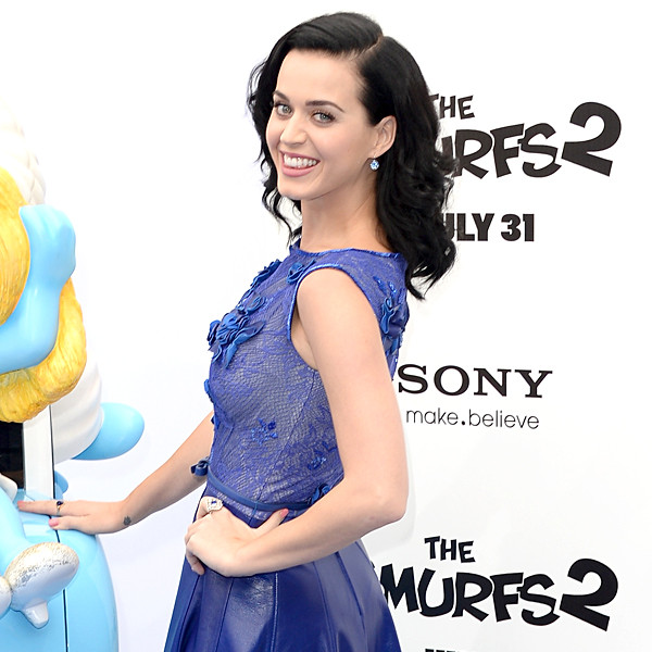 Katy Perry Talks Grandmas Blingtastic Clothes At Smurfs 2 Premiere