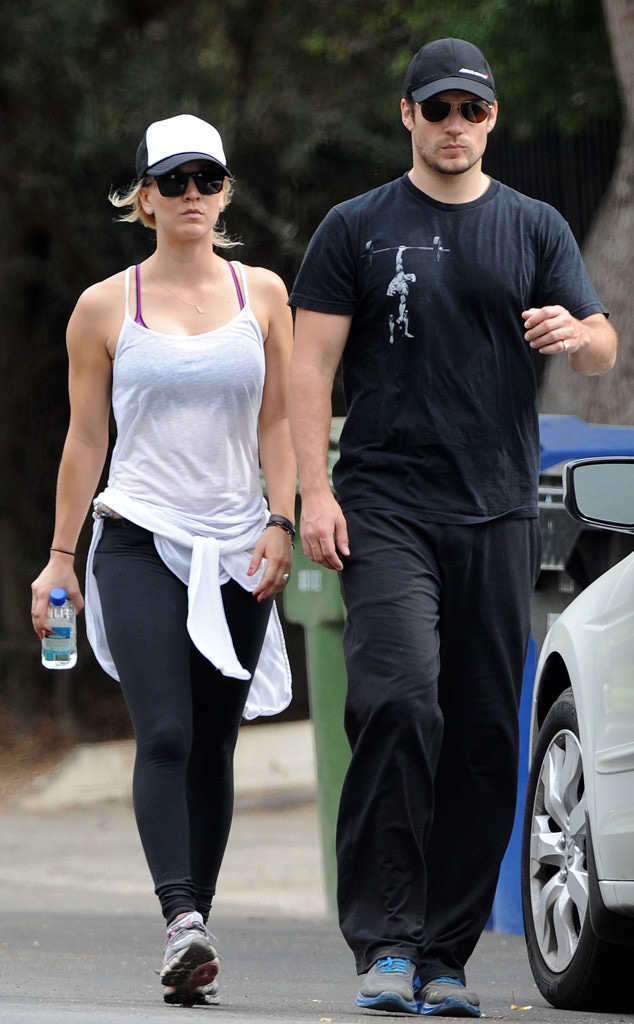 Kaley Cuoco, Henry Cavill