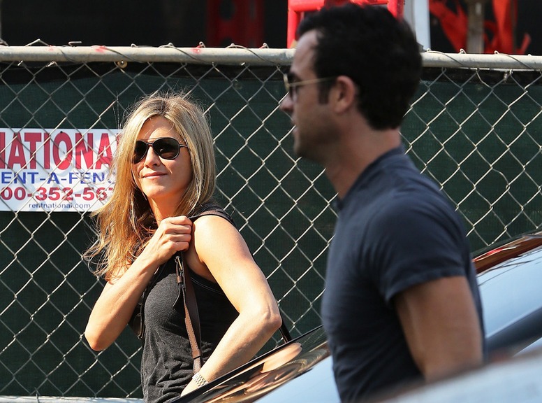 Jennifer Aniston, Justin Theroux Beverly Hills Home, Exterior