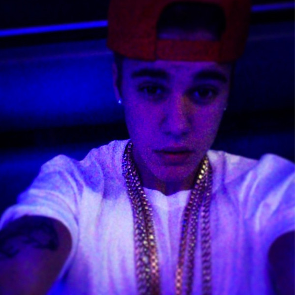 Justin Bieber Instagrams Yet Another Shirtless Selfie—Can You Tell What ...