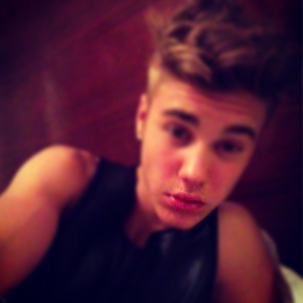 Justin Bieber Instagrams Yet Another Shirtless Selfie—Can You Tell What ...