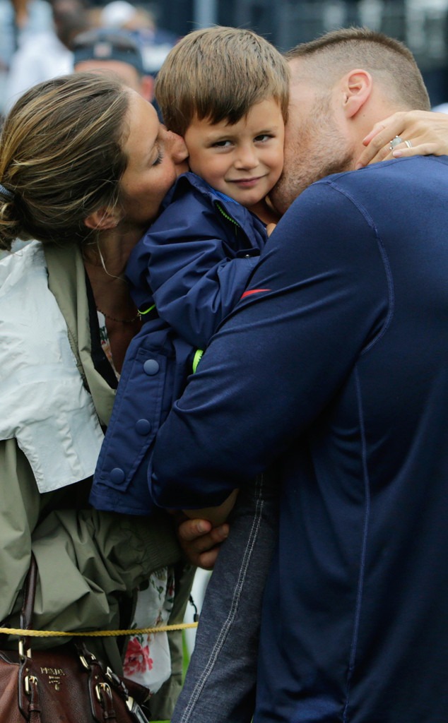 Gisele Bündchen & Tom Brady Shower Son Benjamin With 