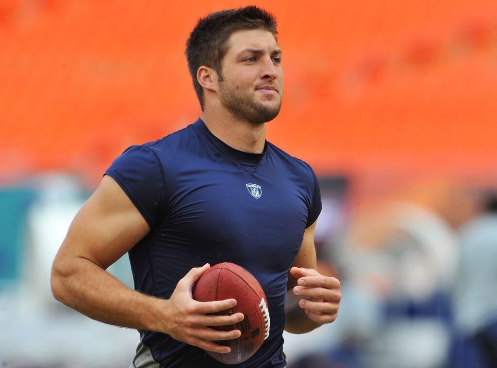 Tim Tebow borrows a grill from neighbor David Wright so he 