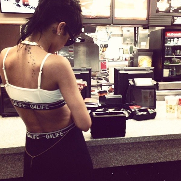 Rihanna sports hot sale bra