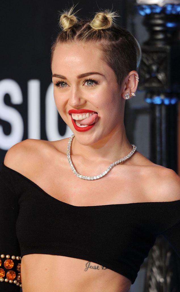 Miley Cyrus, Tongue