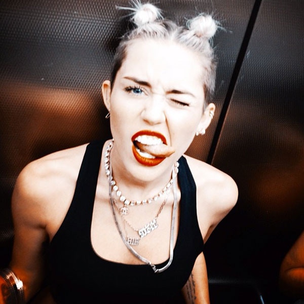 Miley Cyrus, Instagram