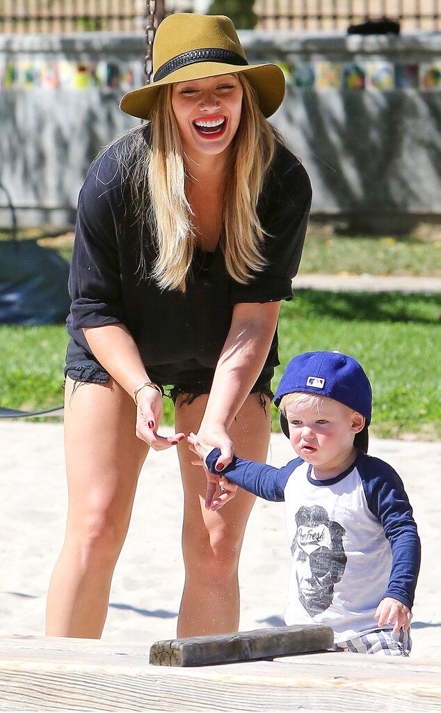 Fun In The Sun From Hilary Duff Luca S Cutest Pics E News Hilary Duff Luca