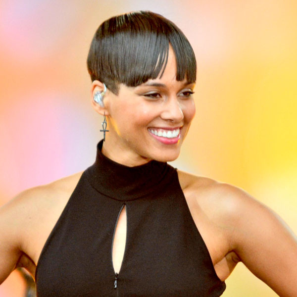 Alicia Keys Debuts Shorter Haircut Blunt Bangs E Online