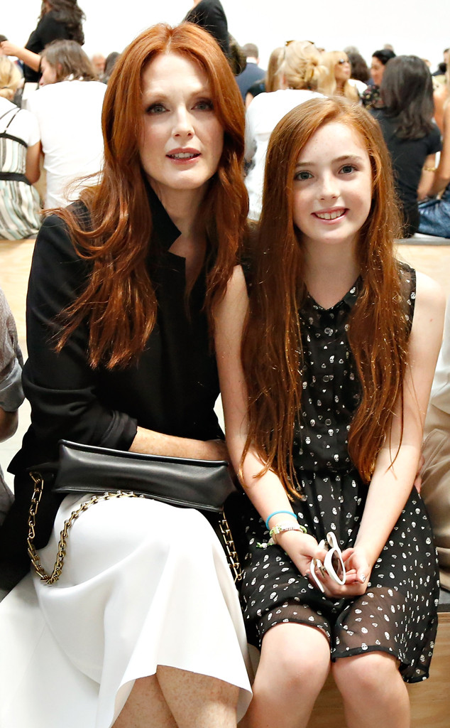 Julianne Moore & 11-Year-old Daughter Are Twin Knockouts - E! Online