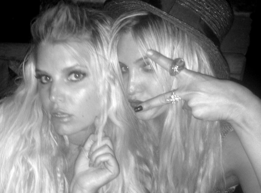 Ashlee Simpson Ross And Jessica Simpsons Sweet Sister Moments E News