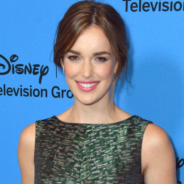 Elizabeth Henstridge Fakes