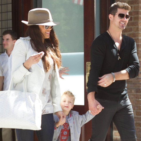 Robin, Paula & Son Julian Step Out in NYC E! Online(02)
