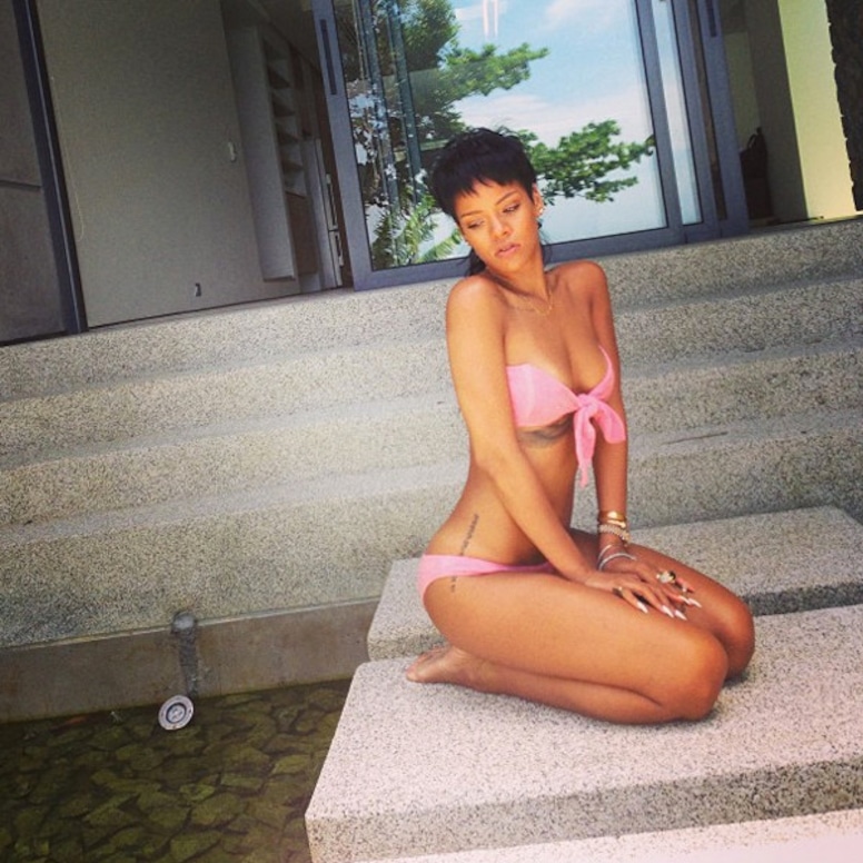 Rihanna's Sexy Twitpics & Instagrams Rihanna's Sexy Twitpics & Instagrams