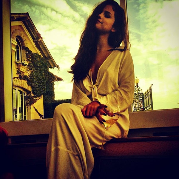 Selena Gomez, Paris, Instagram