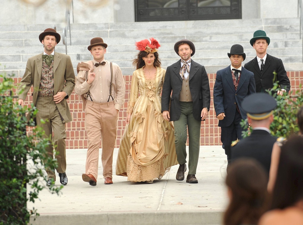 Bones Cast from Bones Wedding Album E! News