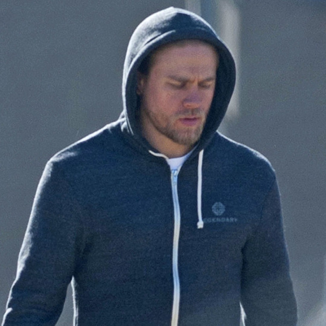 charlie hunnam looks serious on soa set e online charlie hunnam looks serious on soa set e online