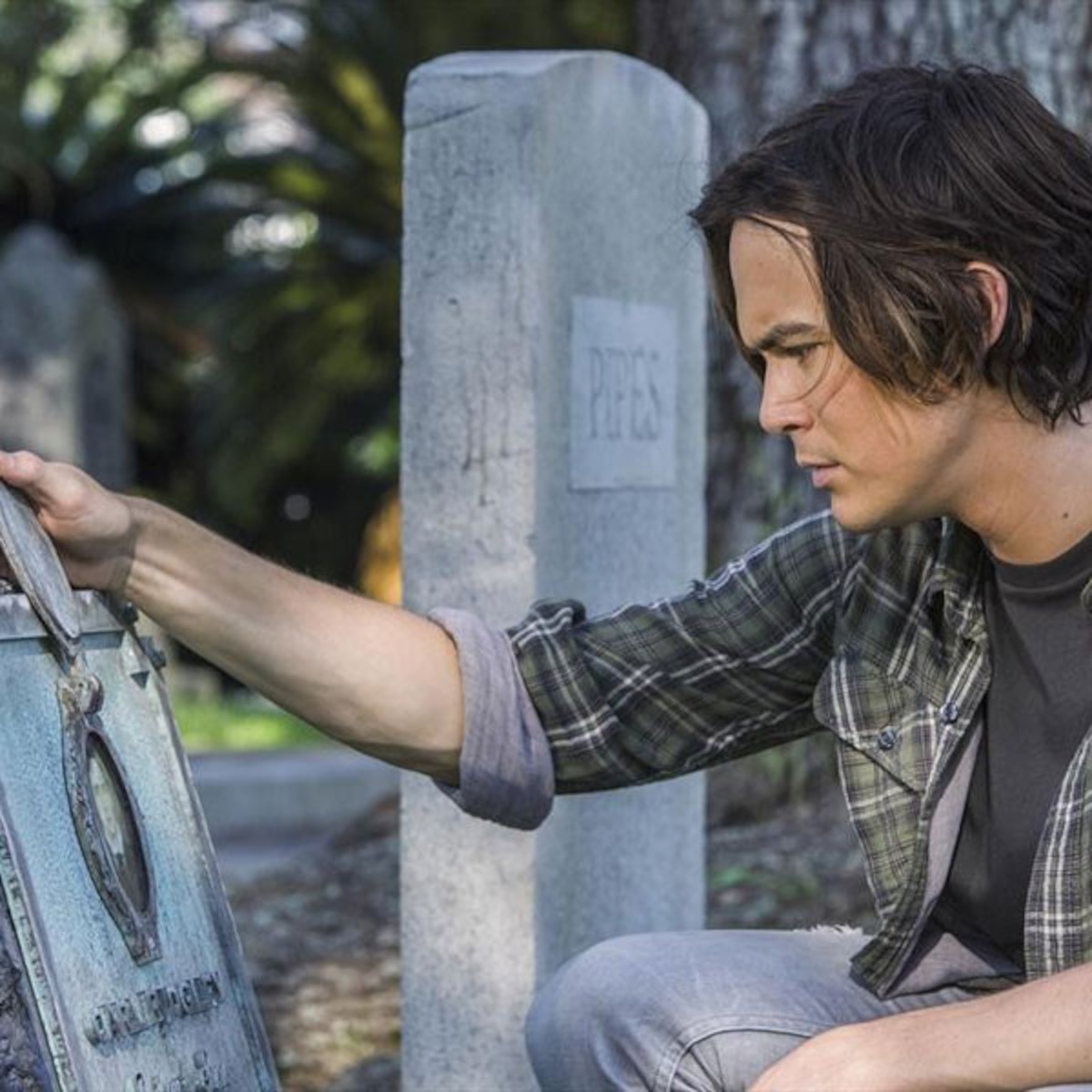 Visitor S Guide To Ravenswood Why You Should Tune In E Online