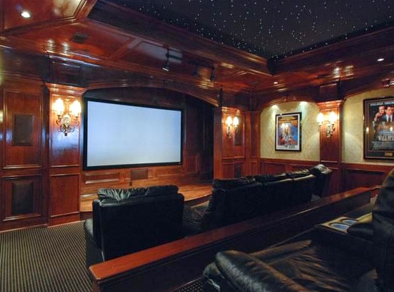 Movie Nights! from Inside Kelly Clarkson's Stunning Tennessee Home | E ...