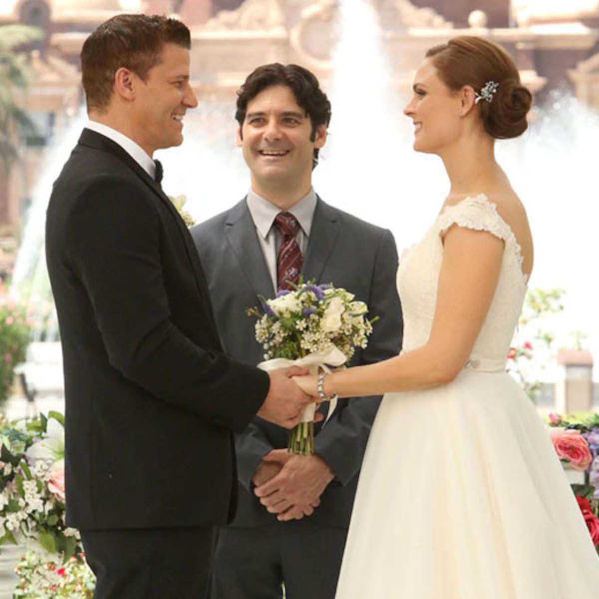 Bones Wedding Recap E Online Uk Bones Wedding Recap E Online Uk