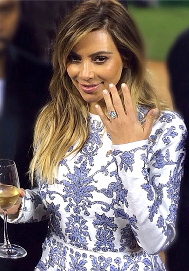 Kim Kardashian, Instagram, Ring