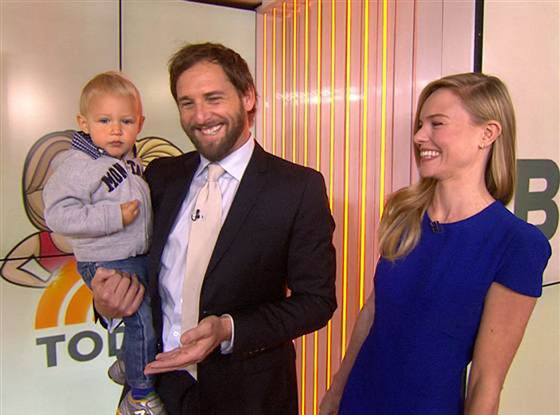 Without A Babysitter Josh Lucas Brings Baby To Today E News
